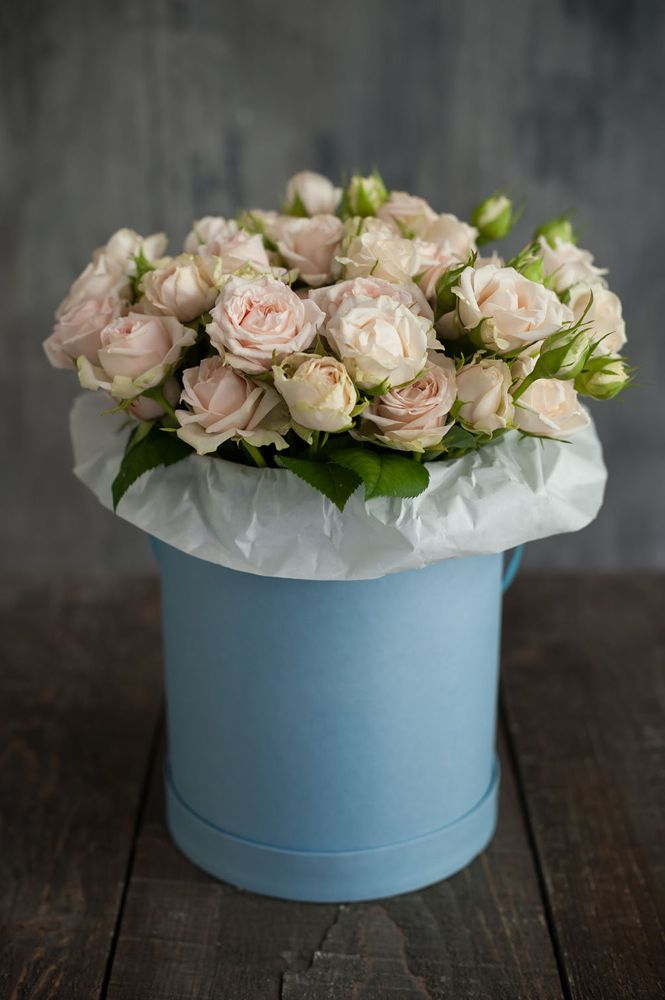 корпоративная коробка с розами для офиса в Якутске