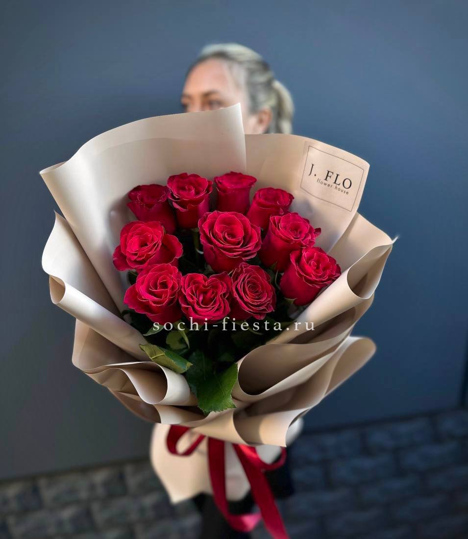 весенняя подборка акционных букетов с пионами в флористической студии