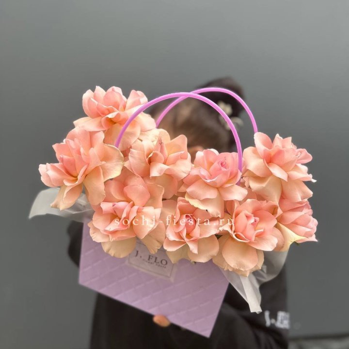 Сумочка с розами "Кети" в Якутске