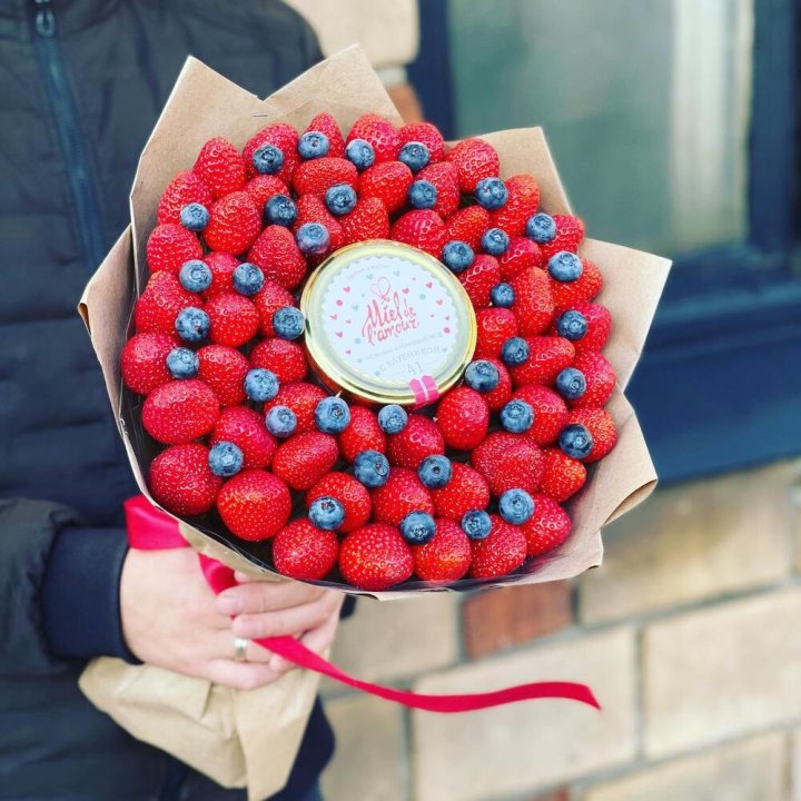 "Клубника и мёд" в Якутске