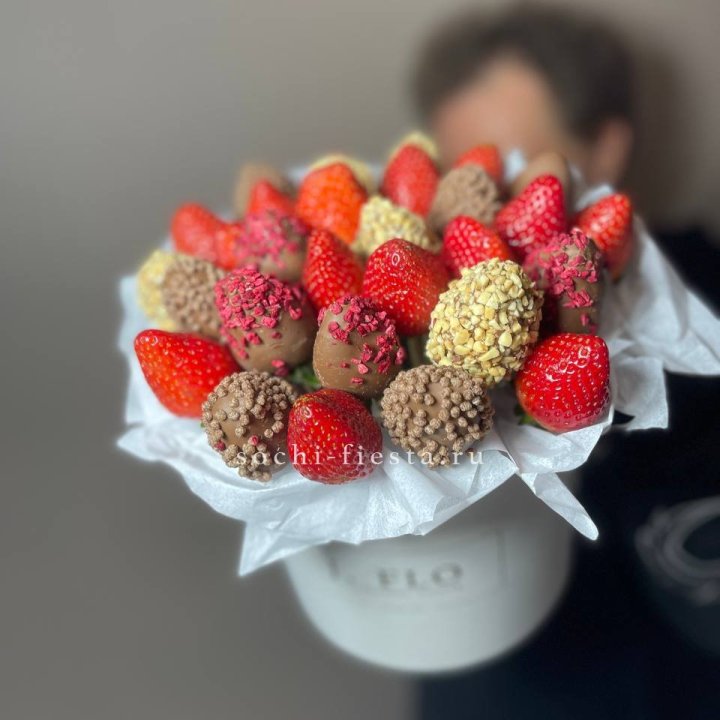 Клубника в боксе 30 ягод в Якутске