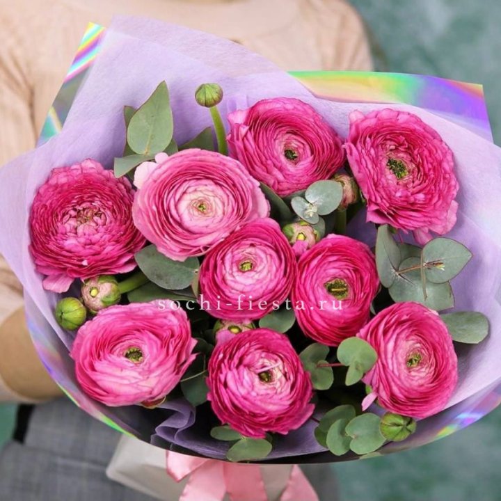 Ранункулюсы с эвкалиптом №2 в Якутске