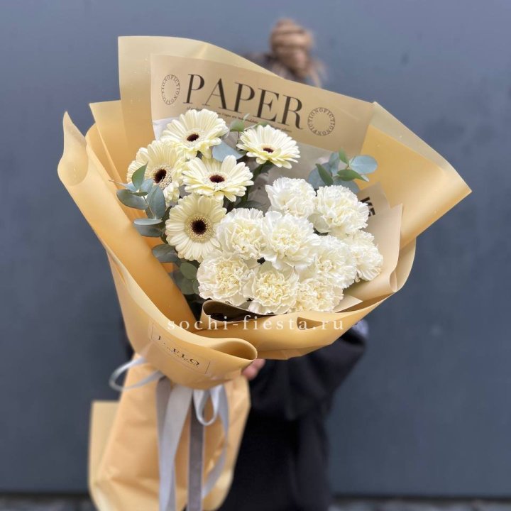  Букет с диантусами и герберами в Якутске