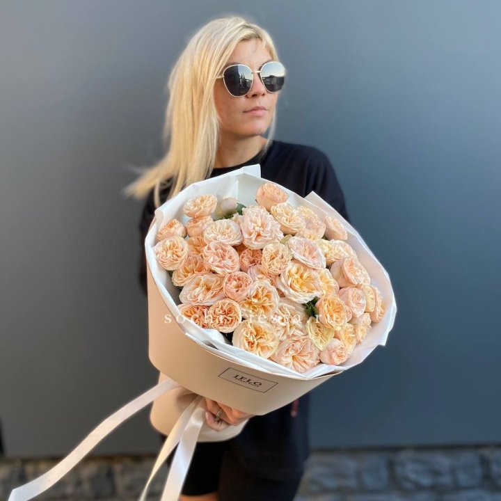 15 пионовидных роз №2 в Якутске