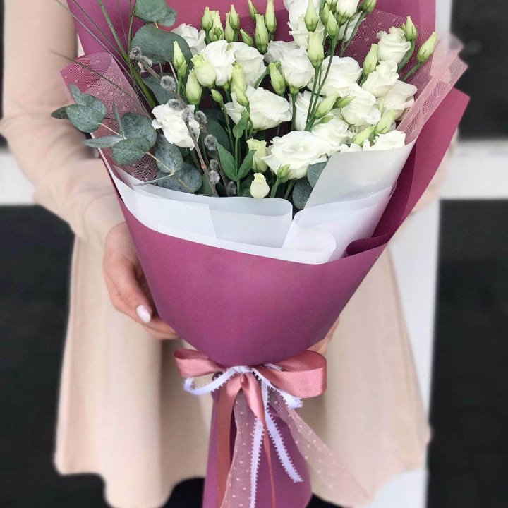 Эустомы с эвкалиптом в Якутске