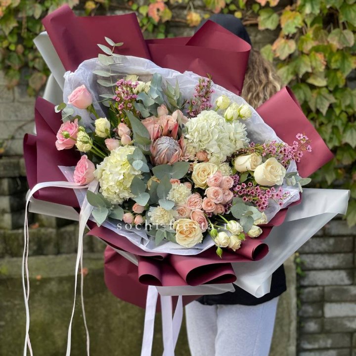 Авторский букет с протеей №1 в Якутске