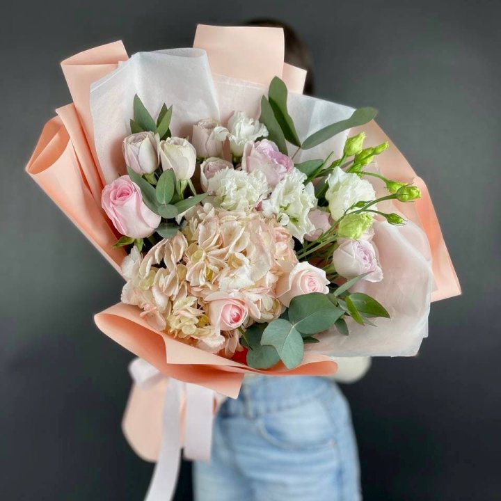 Букет с гортензией "Клодс" в Якутске