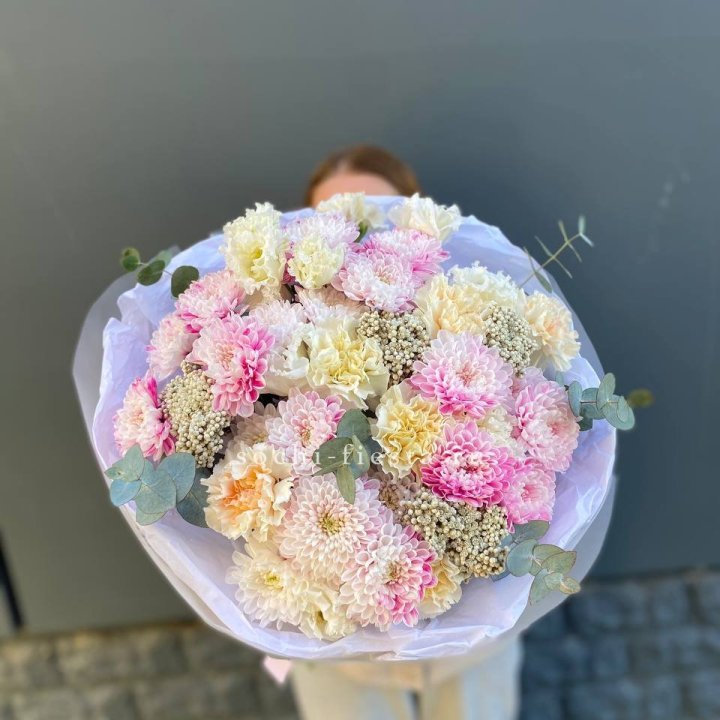 Букет из стойких цветов  в Якутске