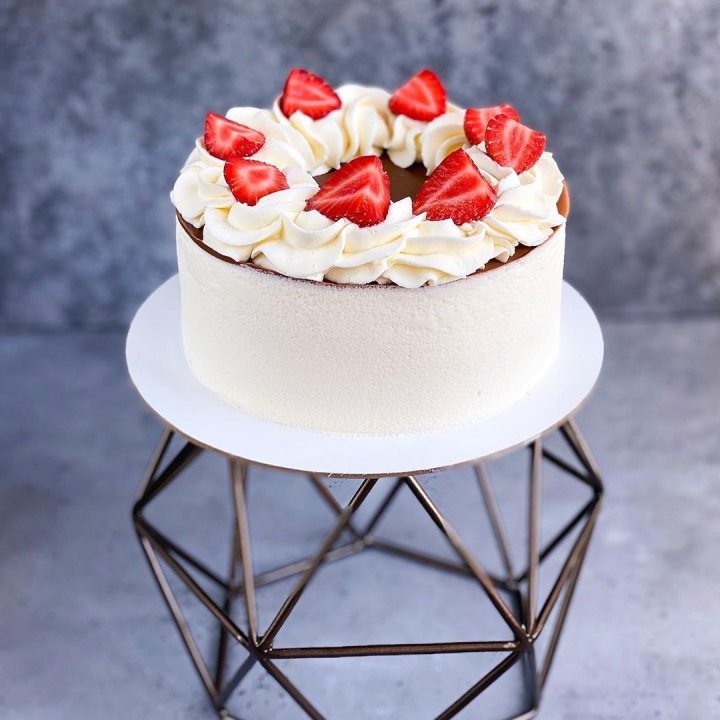 Торт "Клубника со сливками" в Якутске