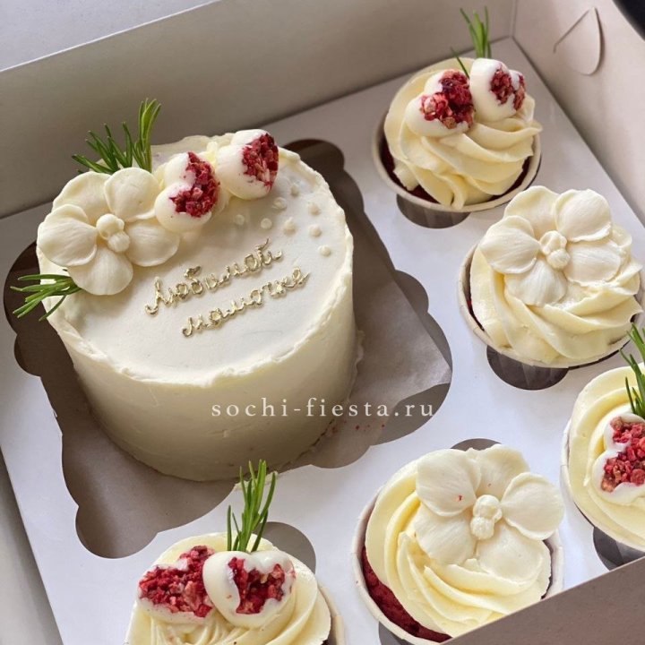 Капкейки и бенто-торт "Мамочке" в Якутске