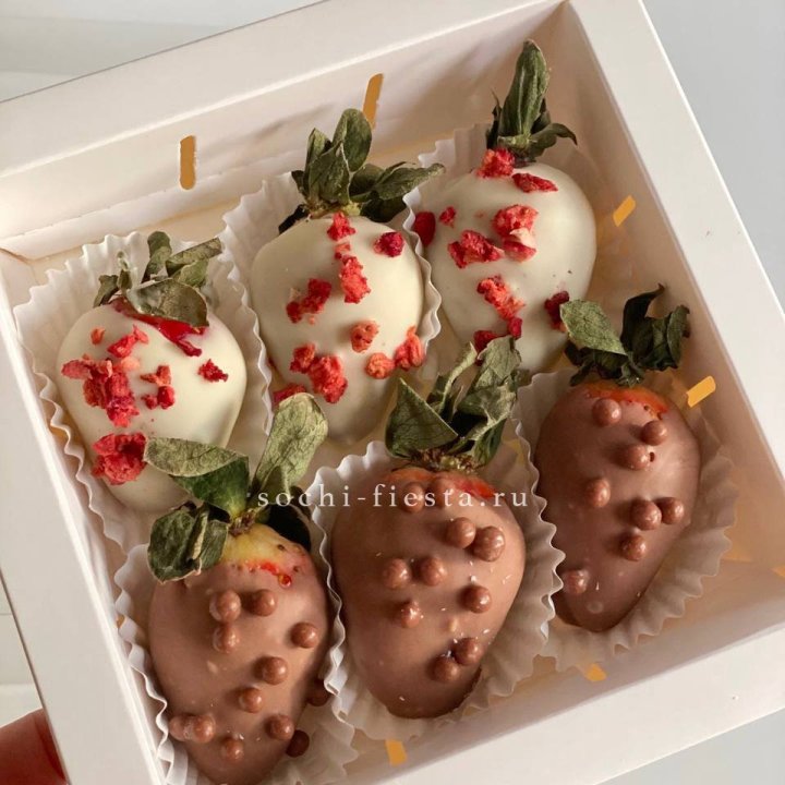 Клубника в шоколаде 6 ягод в Якутске