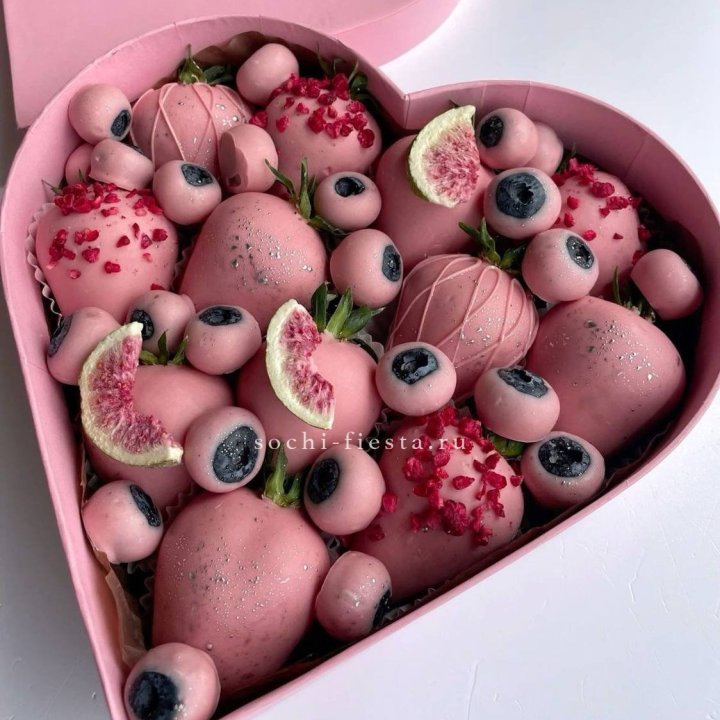 Клубника в шоколаде Сердце в Якутске