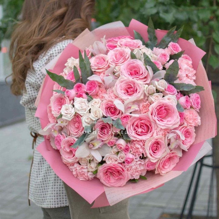 Дизайнерский букет "Барби" в Якутске