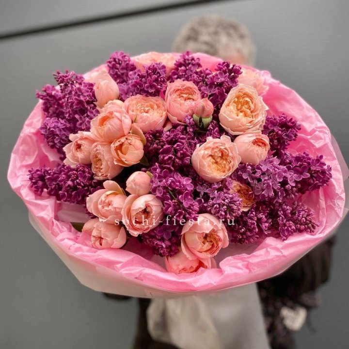  Дуо букет из кустовых роз и сирени в Якутске