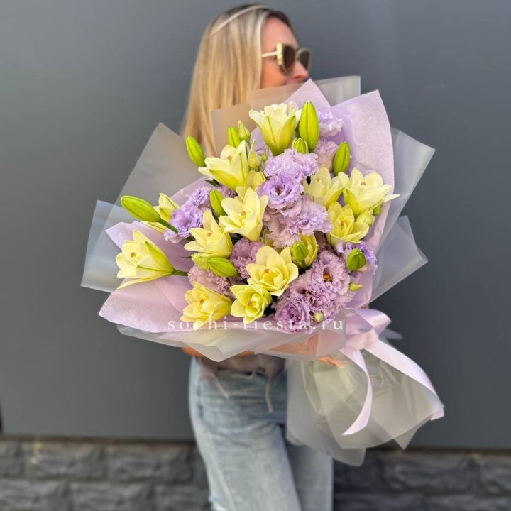  Букет лилий и эустом в Якутске
