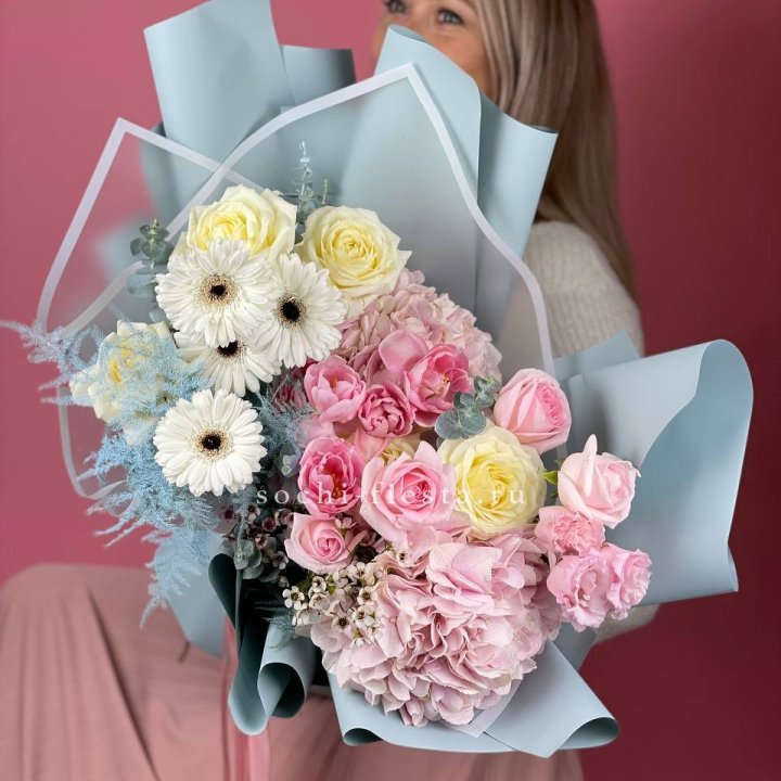 Дизайнерский букет "Адель" в Якутске