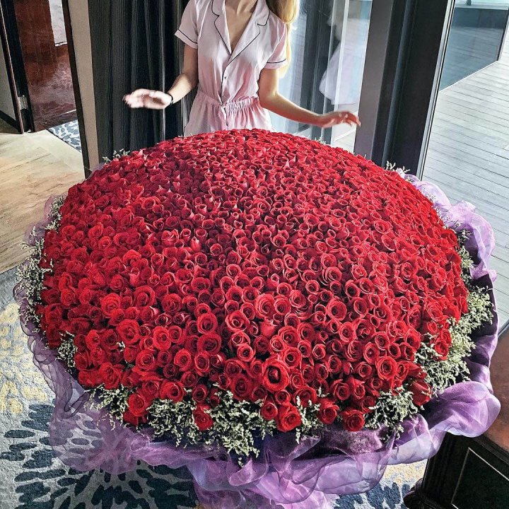 1001 роза в Якутске