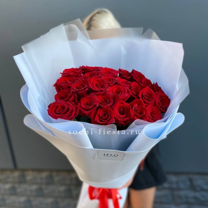 25 высоких роз  в Якутске