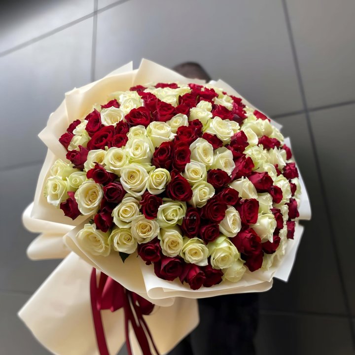 101 высокая импортная роза  в Якутске