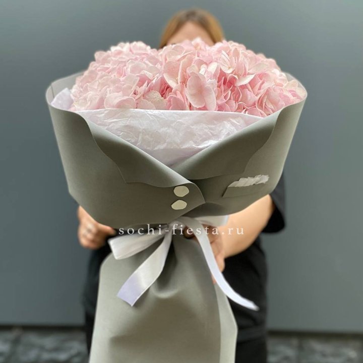  Букет  пиджачок из 5 гортензий в Якутске