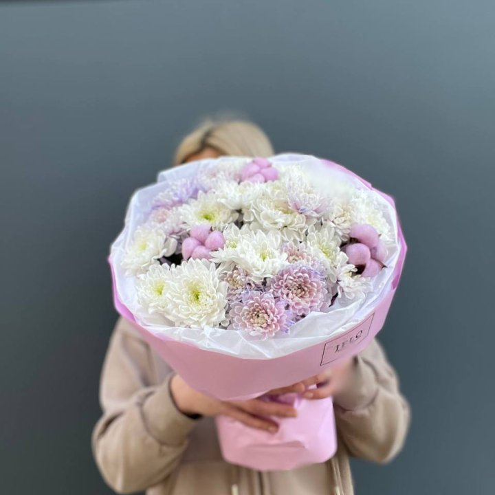 7 нежных хризантем в Якутске