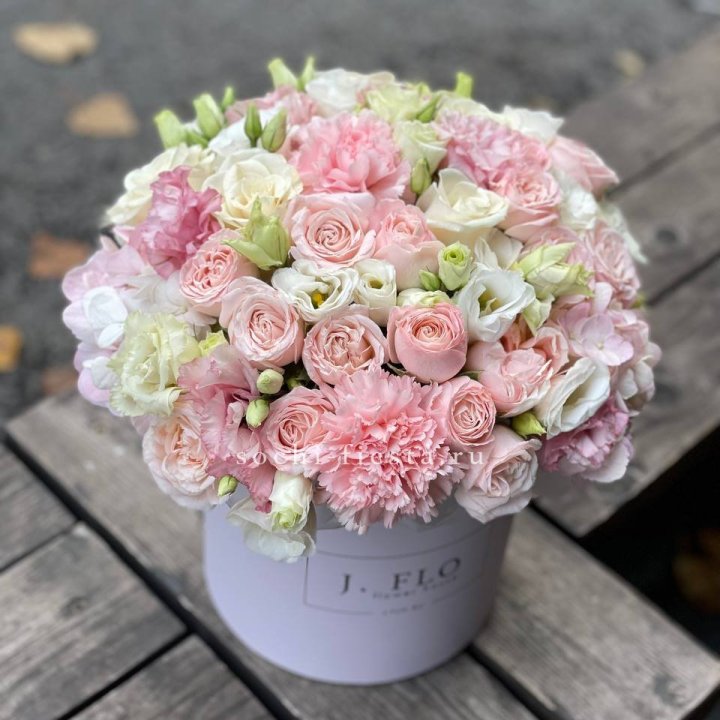 Цветочный бокс "Люксур" в Якутске