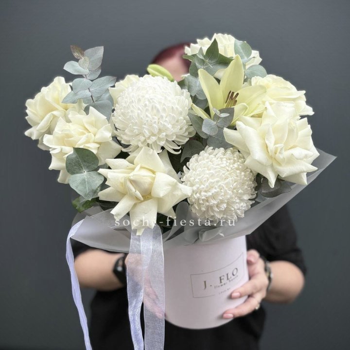 Цветы в шляпной коробке  в Якутске