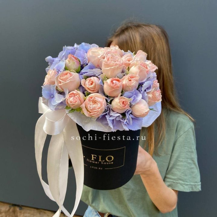 Бокс бомбастик и гортензия в Якутске