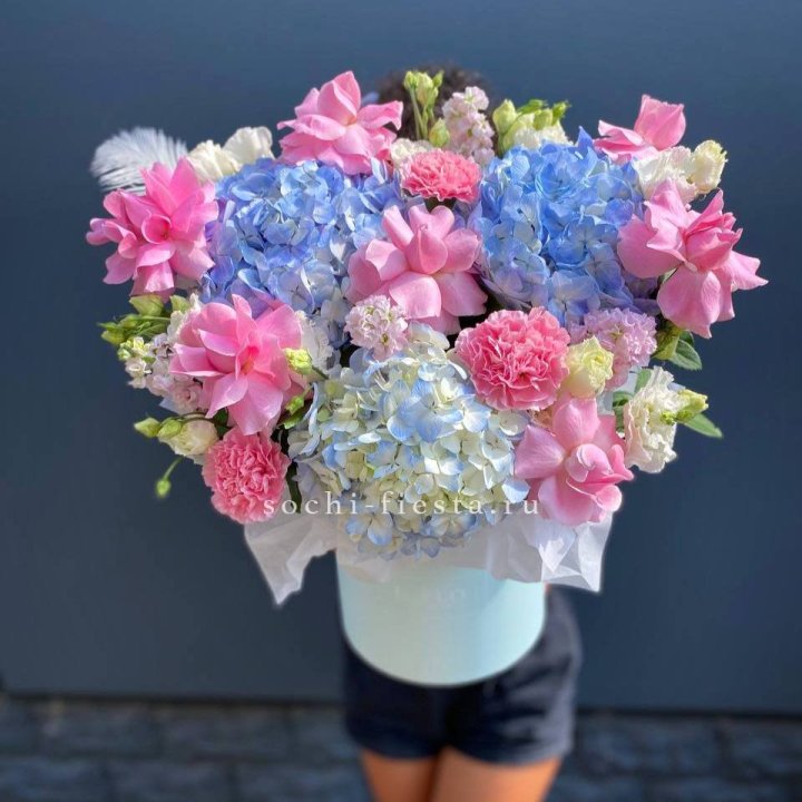 Коробка с цветами "Лемия" в Якутске