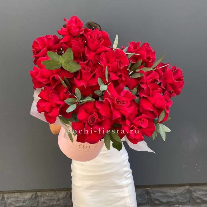 Бокс из 17 французских роз в Якутске