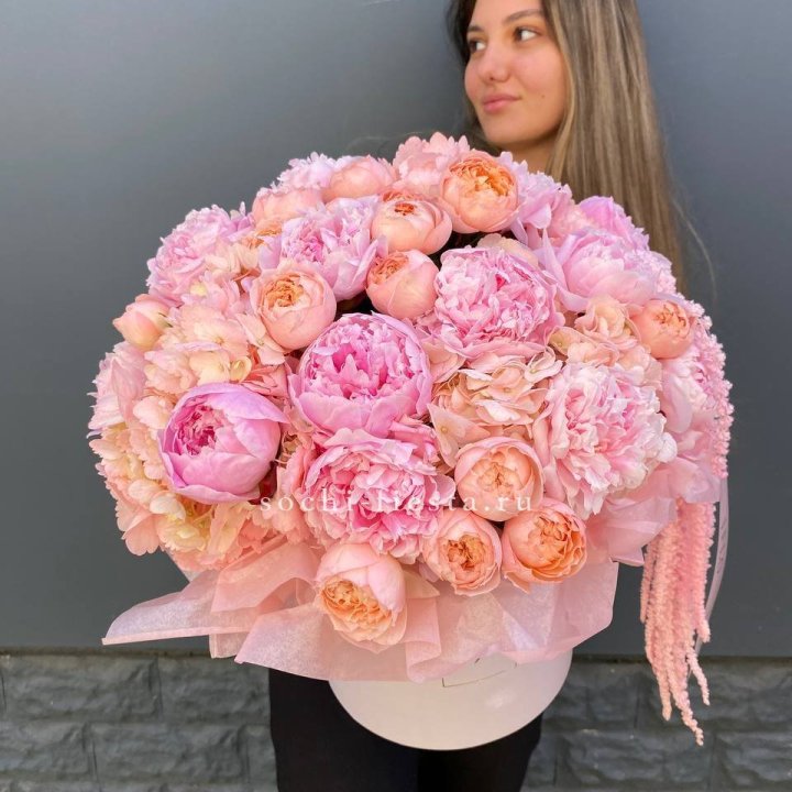 Коробка с пионами "Дабл фловер" в Якутске