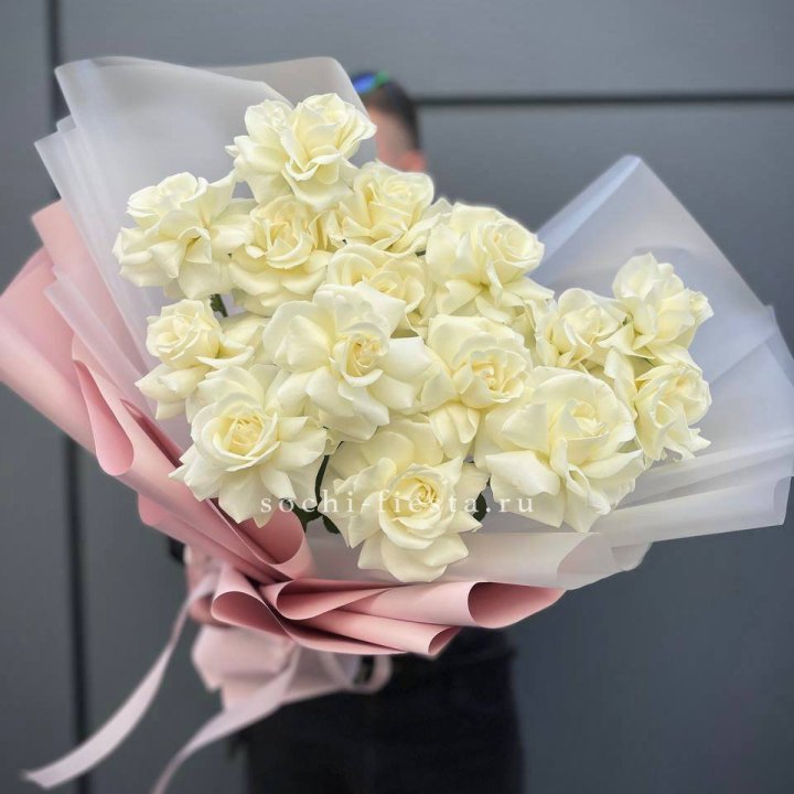 Букет из 15 французских роз Вайт дрим в Якутске
