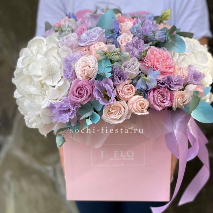 Цветочный бокс макси каб в Якутске