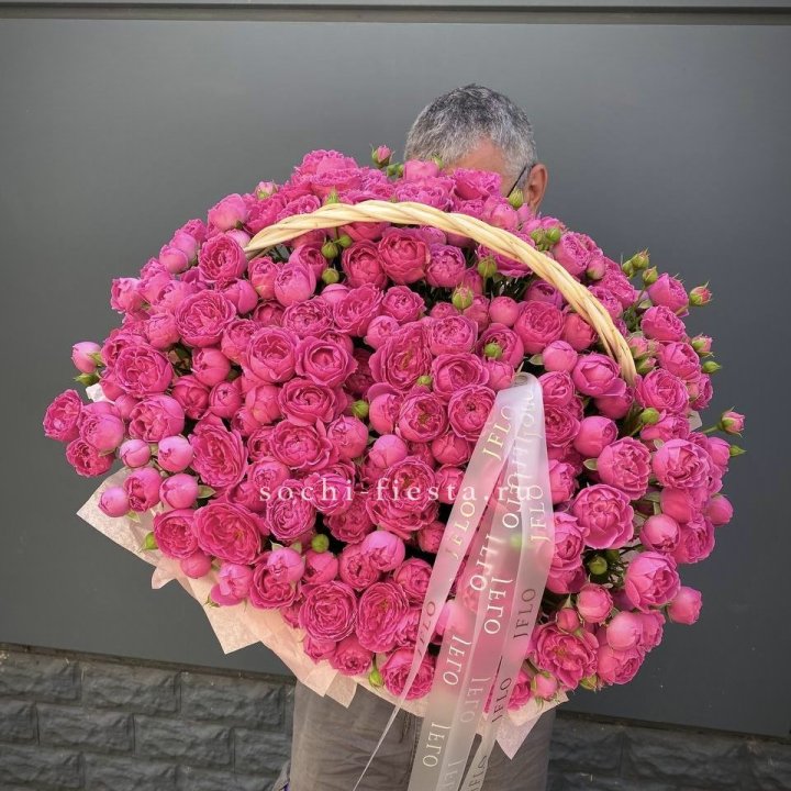 Корзина роз Мисти Баблс 151 в Якутске