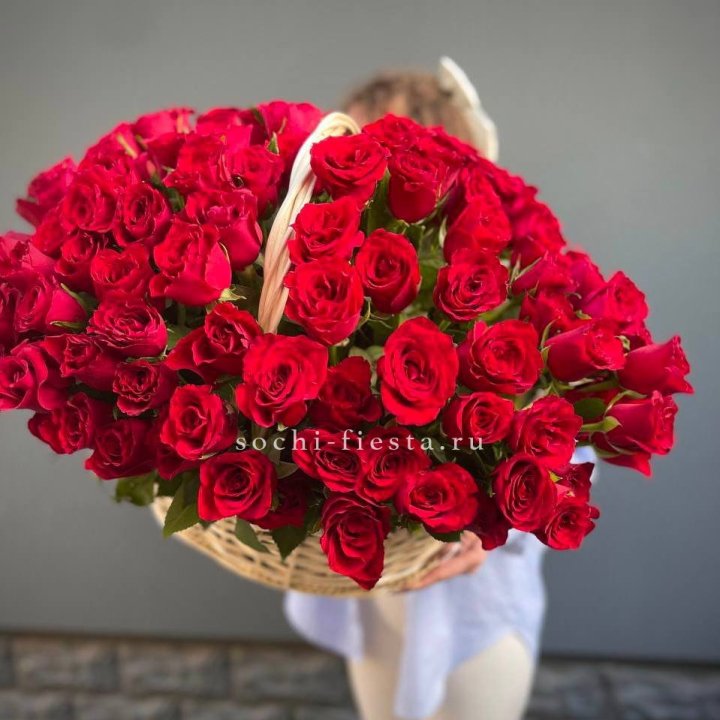 121 красная роза в корзине   в Якутске