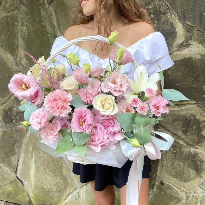 Авторская корзина "Миа" в Якутске