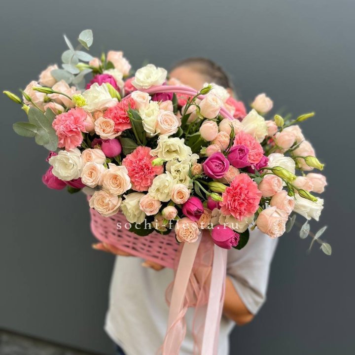 Цветочная корзина "Флоренция" в Якутске