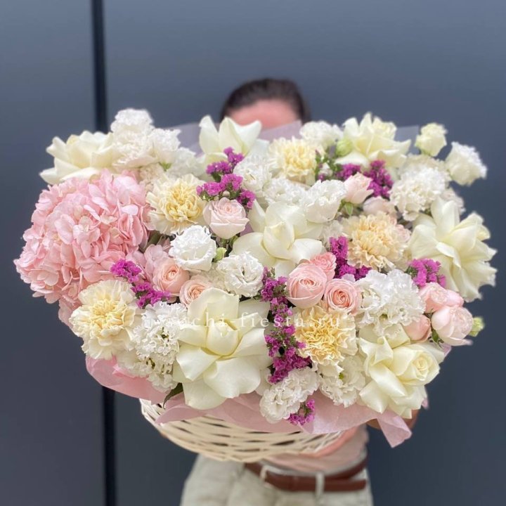 Корзина "Воздушная нежность" в Якутске