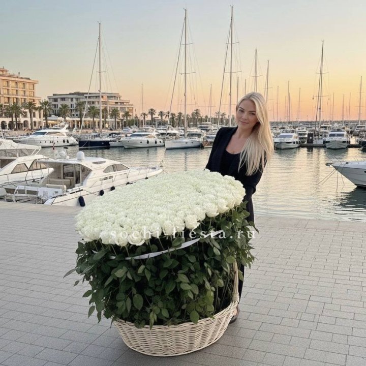 301 высокая роза в корзине в Якутске