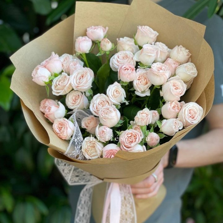 Кустовые розы букет №1 в Якутске