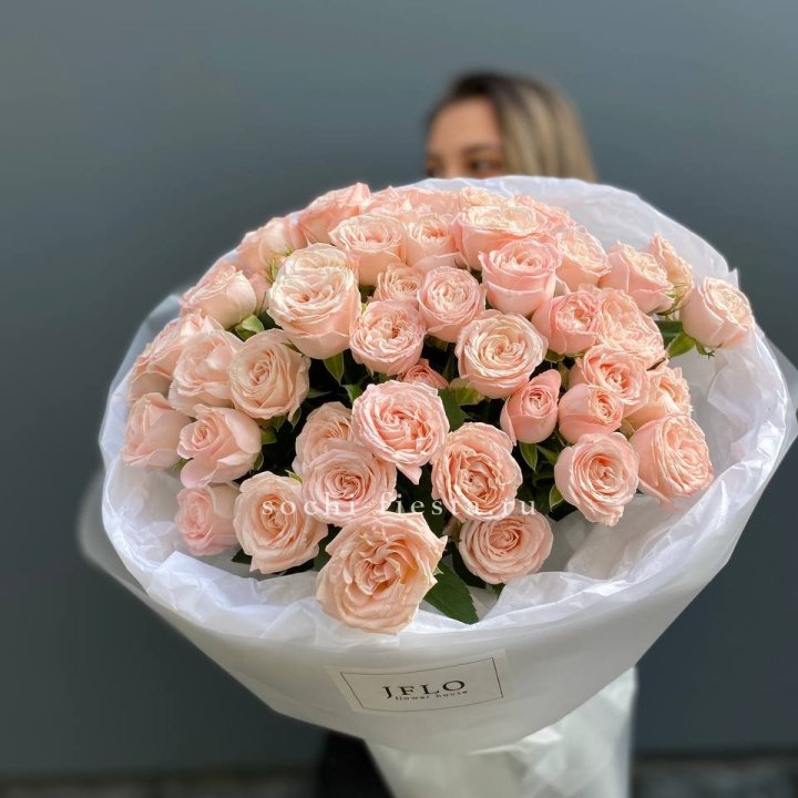 Букет кустовых роз Бомбастик в Якутске