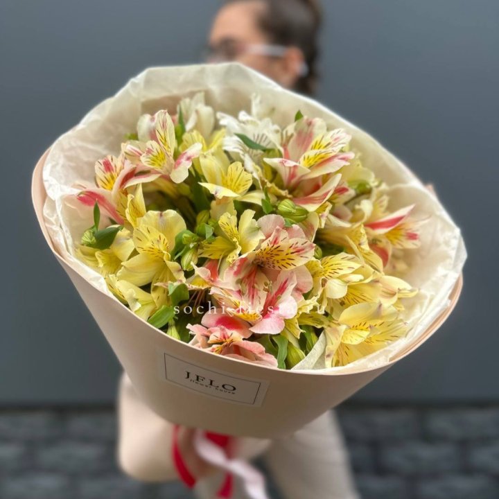 Альстромерии в нежном оформлении в Якутске