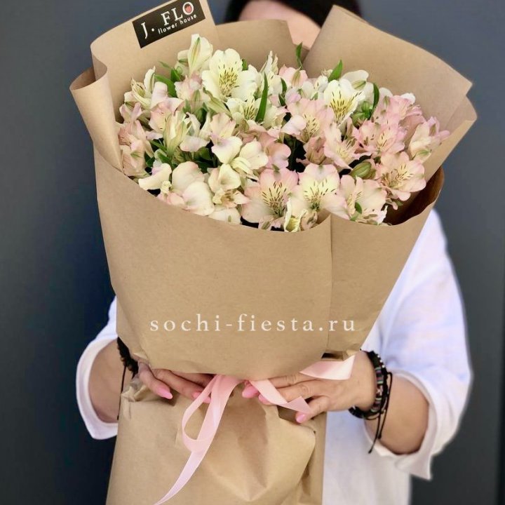 17  альстромерий в крафте в Якутске