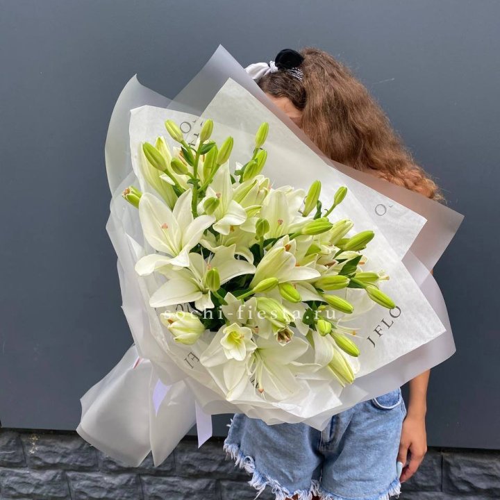 Букет  лилий "Воздушный"  в Якутске