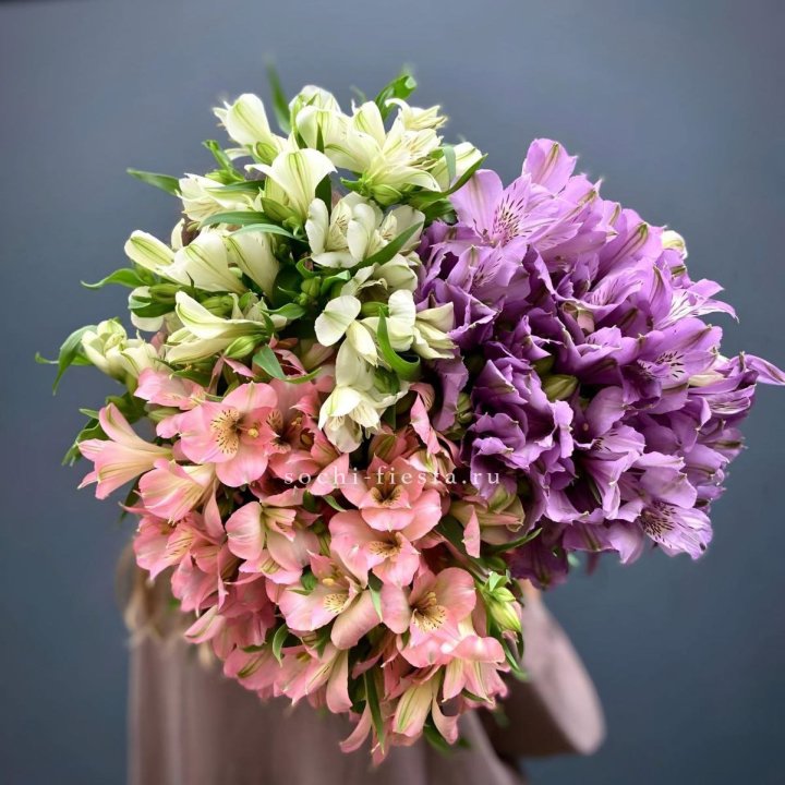 Охапка Альстромерии в Якутске