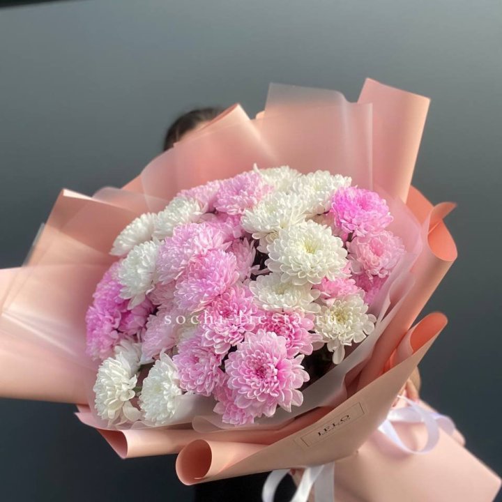  Букет бело-розовых хризантем  в Якутске