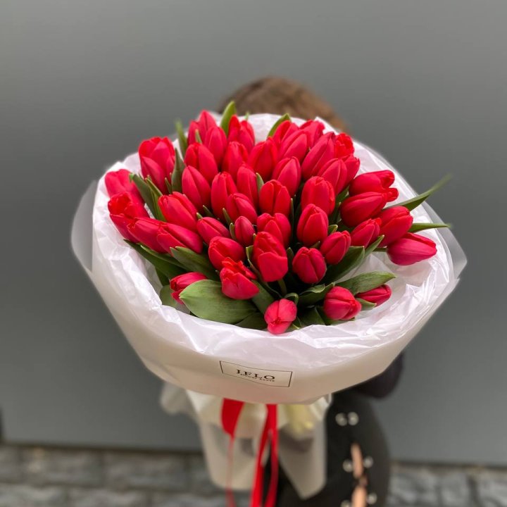 51 тюльпан "Любовь" в Якутске