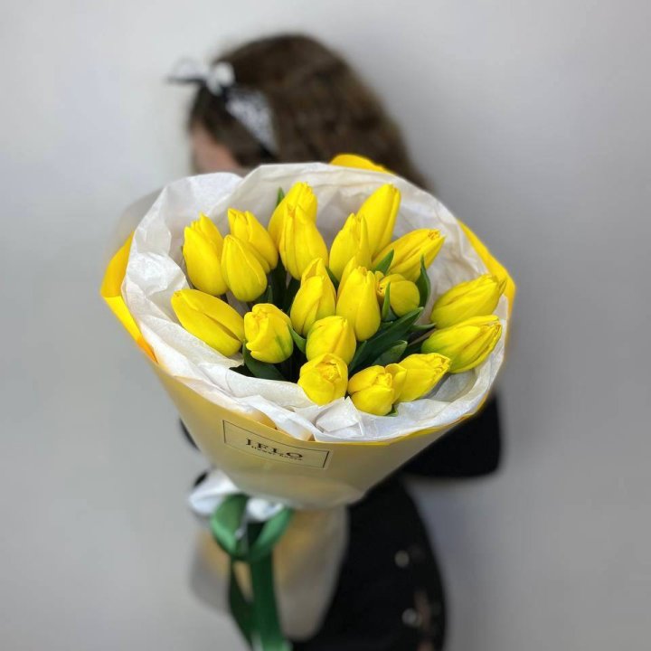  19 жёлтых тюльпанов в Якутске