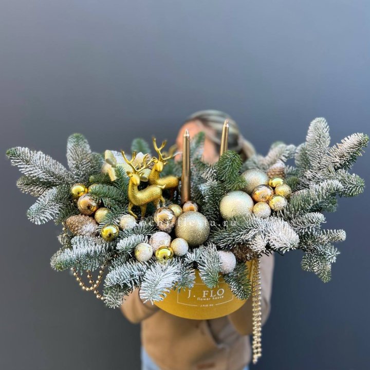 Композиция "Мери крисмас голд" в Якутске