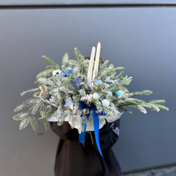 Новогодняя композиция в коробке  в Якутске